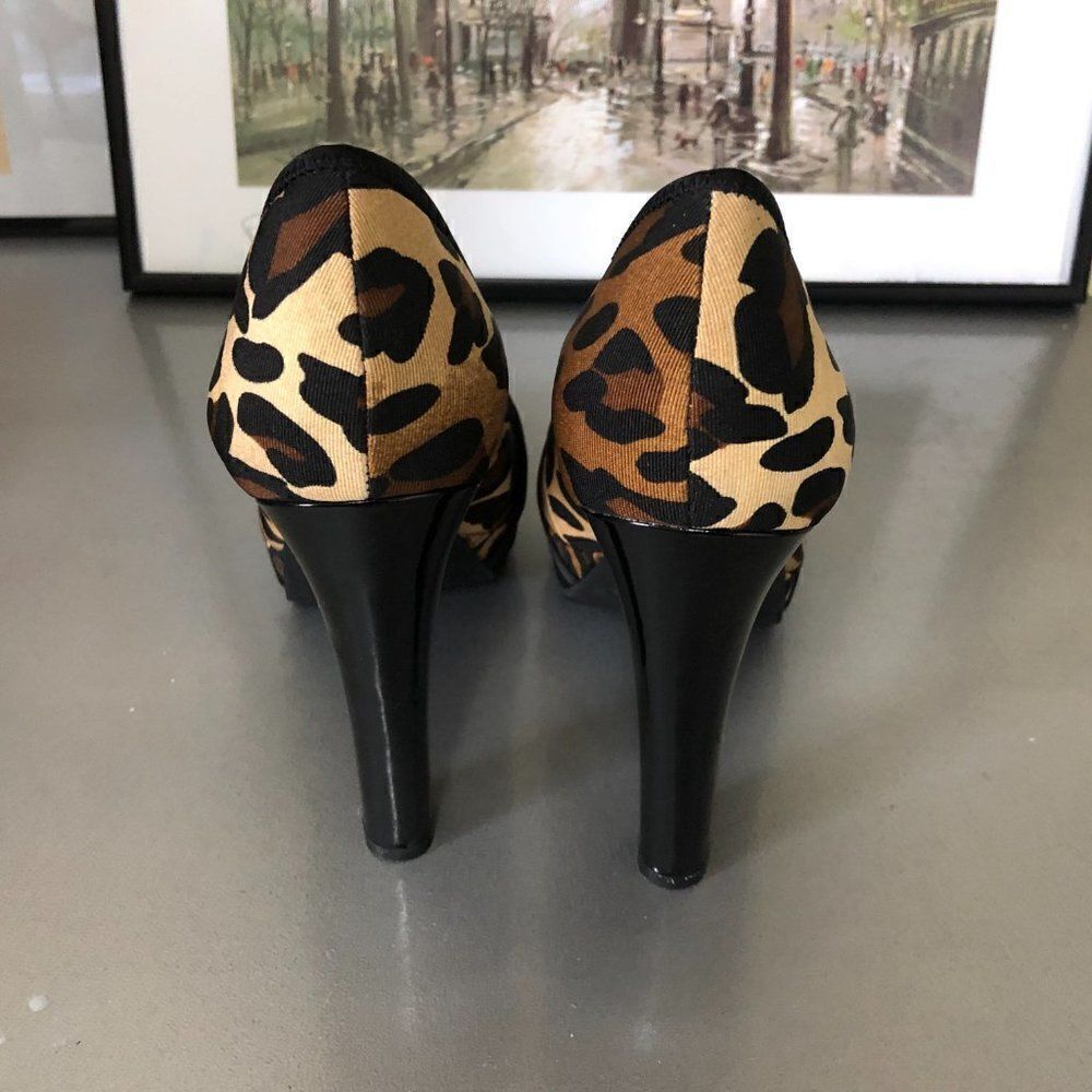 BCBG Paris Phynia Leopard Pump‎ - Picture 4 of 10